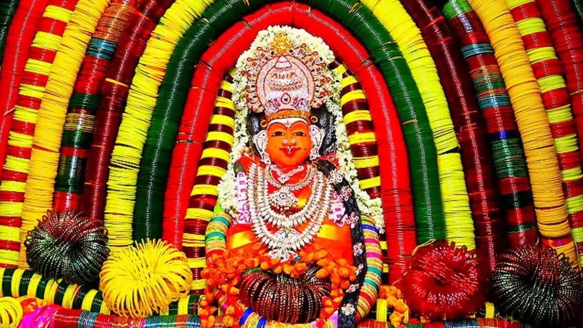 Aadi Month Koozh: பக்தர்களே.. ஆடி மாதம் அம்மன் கோயிலில் கூழ்  ஊற்றுவது ஏன்? இதுதான் காரணமா!