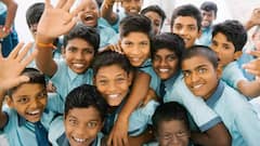 Aadi Pooram 2025 leave: மாணவர்களே.. ஆடிப்பூரத்திற்கு பள்ளி, கல்லூரிகள் லீவு! தமிழ்நாட்டில் யாருக்கு?