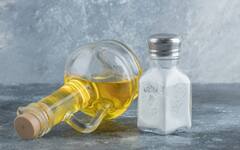 दांतों का पीलापन दूर करने के लिए ट्राई करें ये देसी नुस्खे, हर वक्त चमचमाते रहेंगे