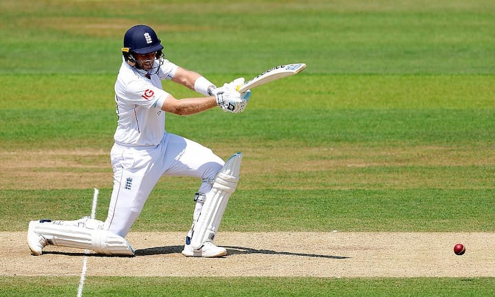 कसोटीमध्ये हा रूटचा 104 वा अर्धशतक झळकावणारा धावसंख्या आहे. त्याच वेळी, कॅलिस आणि द्रविड दोघांनीही कसोटीत 103-103 अर्धशतक ठोकली आहे. आता फक्त सचिन तेंडुलकर रूटच्या पुढे आहे.