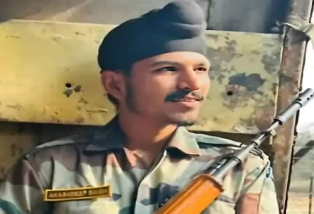 ਅਗਨੀਵੀਰ ਨੂੰ ਸ਼ਹੀਦ ਦਾ ਦਰਜਾ ਦੇਣ ਦੀ ਮੰਗ, ਫਰੀਦਕੋਟ ‘ਚ ਡੀਸੀ ਦਫ਼ਤਰ ਸਾਹਮਣੇ ਕਿਸਾਨਾਂ ਦਾ ਧਰਨਾ, ਜਾਣੋ ਕੀ ਹੈ ਪੂਰਾ ਮਾਮਲਾ ? Demand to give martyr status to Agniveer ਅਗਨੀਵੀਰ ਨੂੰ ਸ਼ਹੀਦ ਦਾ ਦਰਜਾ ਦੇਣ ਦੀ ਮੰਗ, ਫਰੀਦਕੋਟ ‘ਚ ਡੀਸੀ ਦਫ਼ਤਰ ਸਾਹਮਣੇ ਕਿਸਾਨਾਂ ਦਾ ਧਰਨਾ, ਜਾਣੋ ਕੀ ਹੈ ਪੂਰਾ ਮਾਮਲਾ ?