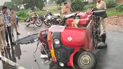 आगरा में अज्ञात वाहन ने ऑटो में मारी टक्कर, दर्दनाक सड़क हादसे में बच्चे समेत 3 की मौत