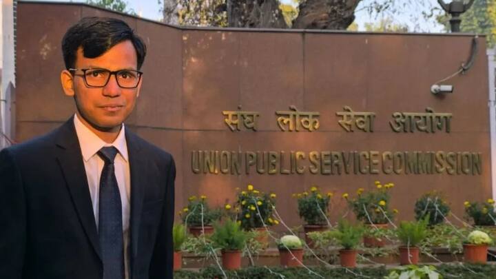 গত বছর ২০২৪ সালের ২২ এপ্রিল ফলপ্রকাশ হয় ইউপিএসসি সিভিল সার্ভিস পরীক্ষার আর সেই পরীক্ষায় উত্তীর্ণ ১০০৯ জন প্রার্থীর মধ্যে জায়গা করে নেন এই তরুণ।