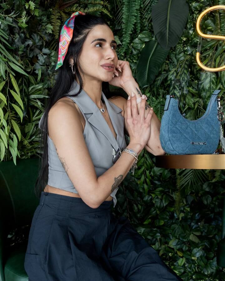 विनोद मेहरा की बेटी का नाम सोनिया मेहरा है. ये एक्टर की तीसरी पत्नी की बेटी हैं. बता दें विनोद मेहरा ने चार शादी की थी.