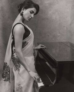 Samantha: మ్యూజిక్... మ్యాజిక్... ట్రెడిషనల్ శారీలో అందాల సమంత - బ్లాక్ అండ్ వైట్‌లో క్యూట్ లుక్స్ చూశారా?