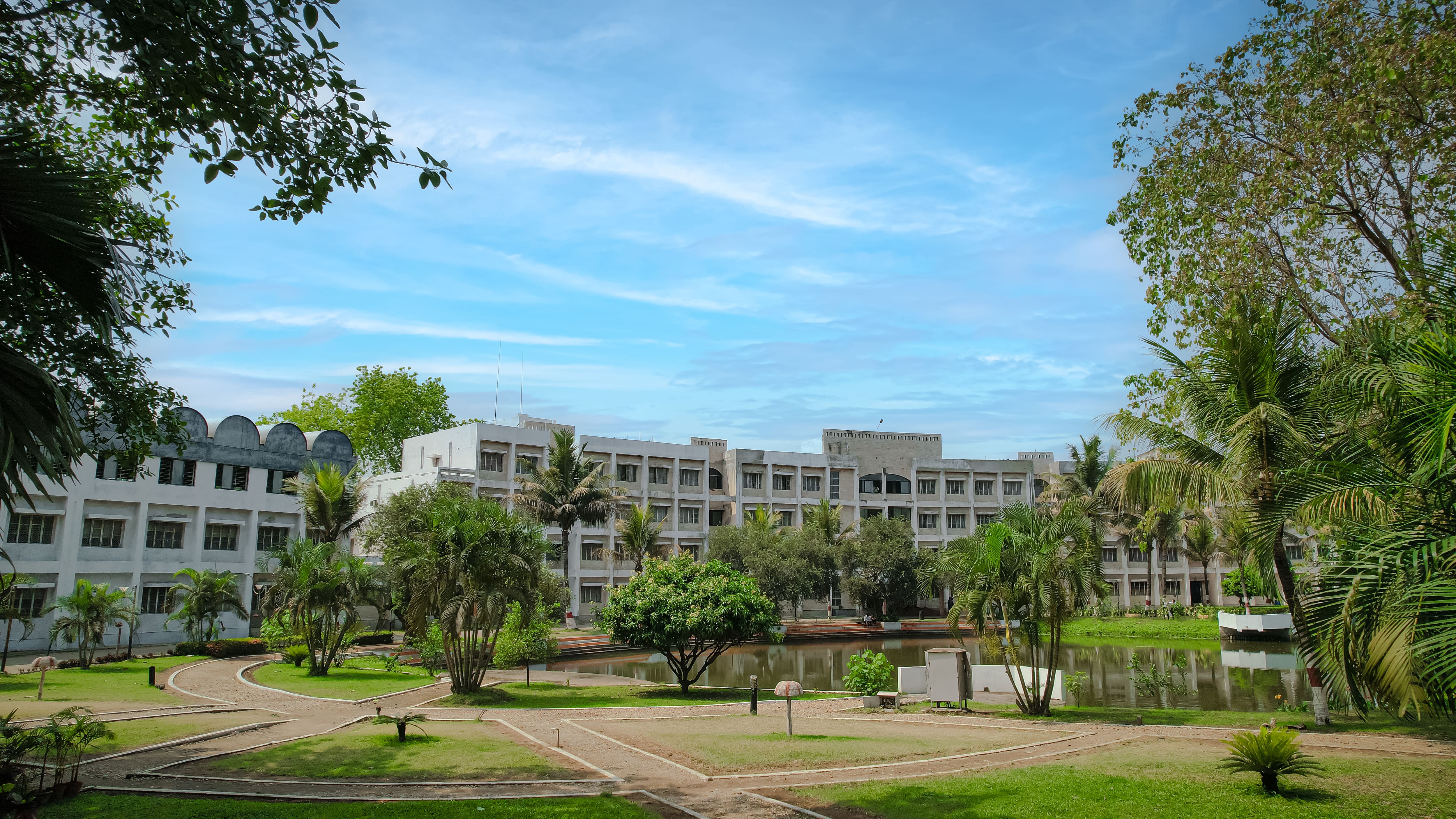 ইঞ্জিনিয়ারিং ভবিষ্যতের জন্য প্রস্তুত মন: কেন NSHM পূর্ব ভারতে আগামী ইঞ্জিনিয়ারদের জন্য একটি সেরা পছন্দ