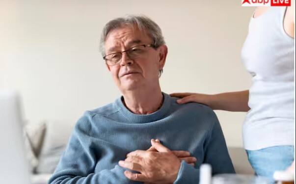 ਡਾਕਟਰਾਂ ਦੇ ਅਨੁਸਾਰ, ਕੁਝ ਲੋਕਾਂ ਨੂੰ ਦਿਲ ਦੇ ਦੌਰੇ ਦਾ ਖ਼ਤਰਾ ਵਧੇਰੇ ਹੁੰਦਾ ਹੈ ਅਤੇ ਉਨ੍ਹਾਂ ਨੂੰ ਵਾਧੂ ਸਾਵਧਾਨੀਆਂ ਵਰਤਣੀਆਂ ਚਾਹੀਦੀਆਂ ਹਨ। ਇਨ੍ਹਾਂ ਵਿੱਚ 50 ਸਾਲ ਤੋਂ ਵੱਧ ਉਮਰ ਦੇ ਲੋਕ ਸ਼ਾਮਲ ਹਨ, ਜਿਨ੍ਹਾਂ ਦਾ ਦਿਲ ਦੀ ਬਿਮਾਰੀ ਦਾ ਪਰਿਵਾਰਕ ਇਤਿਹਾਸ ਹੈ। ਇਸ ਤੋਂ ਇਲਾਵਾ, ਸ਼ੂਗਰ ਜਾਂ ਹਾਈ ਬਲੱਡ ਪ੍ਰੈਸ਼ਰ ਤੋਂ ਪੀੜਤ ਲੋਕਾਂ ਨੂੰ ਵੀ ਸਮੱਸਿਆਵਾਂ ਦਾ ਸਾਹਮਣਾ ਕਰਨਾ ਪੈਂਦਾ ਹੈ। ਨਾਲ ਹੀ, ਜਿਹੜੇ ਲੋਕ ਵੱਡੀ ਮਾਤਰਾ ਵਿੱਚ ਸਿਗਰਟ ਜਾਂ ਤੰਬਾਕੂ ਦਾ ਸੇਵਨ ਕਰਦੇ ਹਨ।