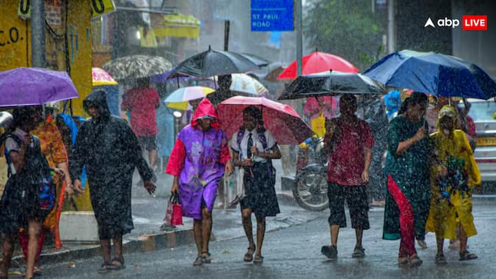 वहीं, उत्तर भारत की बात करें, तो हिमाचल प्रदेश में 27 से 30 जुलाई, उत्तराखंड में 26 जुलाई से 1 अगस्त, हरियाणा और चंडीगढ़ में 28 और 29 जुलाई, जम्मू-कश्मीर में 28 से 30 जुलाई, पश्चिमी राजस्थान में 26 जुलाई, पूर्वी राजस्थान में 26 से 30 जुलाई, पश्चिमी उत्तर प्रदेश में 28 जुलाई और राजस्थान में 26 से 31 जुलाई के बीच मुसलाधार बारिश होने की संभावना है.