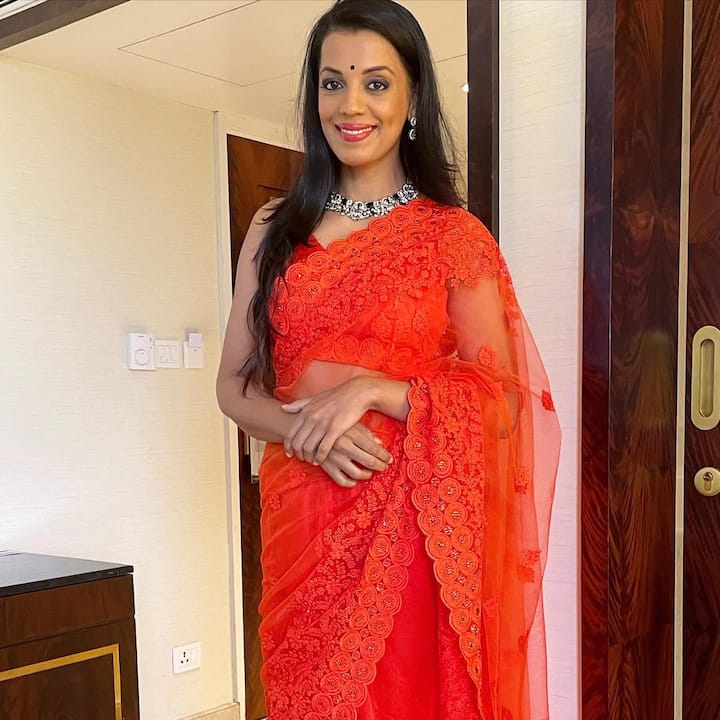 Mugdha is not only an actress and model but also fitness frick. The actress is very active on social media and keeps sharing glimpses of her workout routine and healthy lifestyle.