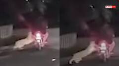 Watch: रात के अंधेरे में बाइक सवार पर झपटा तेंदुआ, फिर गिरा, देखें दिल दहला देने वाला वीडियो