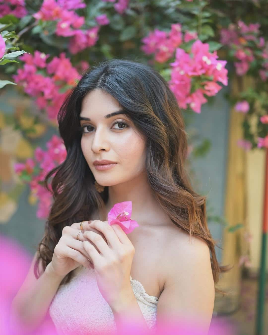According to the news, this season, 'Gum Hai Ki Pyaar Mein' fame Bhavika Sharma will be seen in Bigg Boss. According to a social media fan page, the name of the actress has been finalized by the show's makers this season.