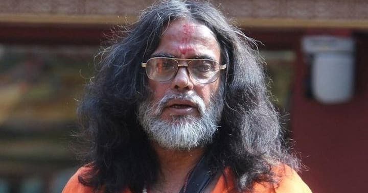 बिग बॉस 10 में स्वामी ओम को देखा गया था. उस सीजन वो काफी विवादों में रहे. बिग बॉस हाउस में उन्हें दूसरे कंटेस्टेंट्स पर पेशाब भी फेंकते हुए देखा गया था. इस वजह से वो काफी विवादों में रहे और उन्हें बिग बॉस हाउस से निकाल दिया गया.
