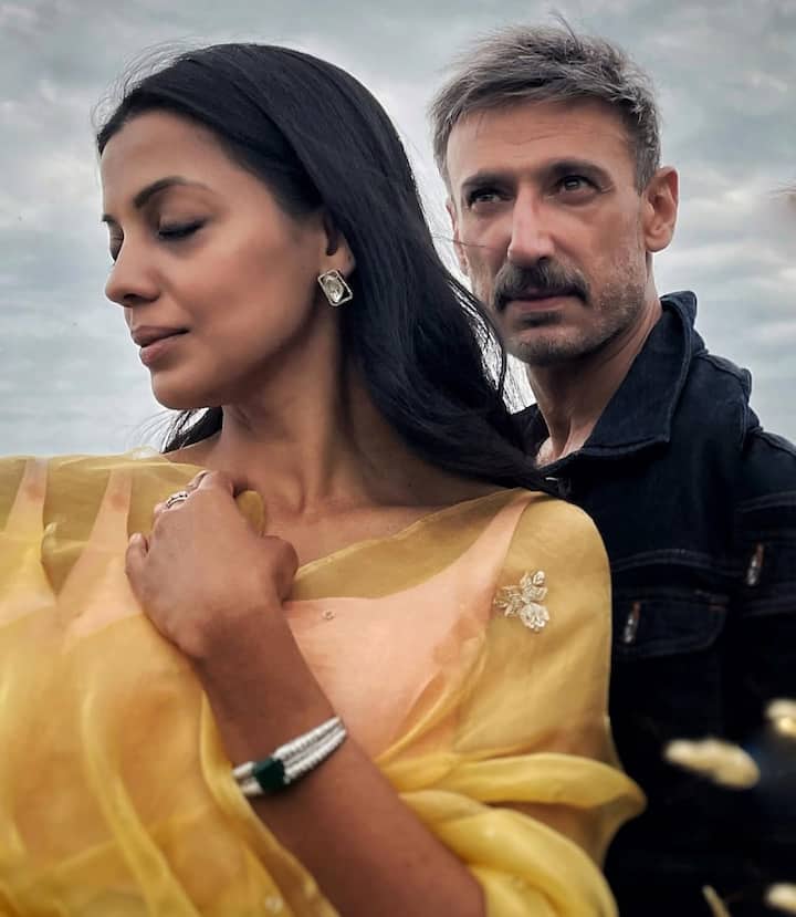 Mugdha Godse has been living in a live-in relationship with actor Rahul Dev, 18 years older than herself. The actress also dominates the limelight due to her impeccable style.