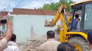 धर्मांतरण के मास्टरमाइंड छांगुर के भतीजे सबरोज के मकान पर चला बुलडोजर, भारी पुलिस बल रहा तैनात