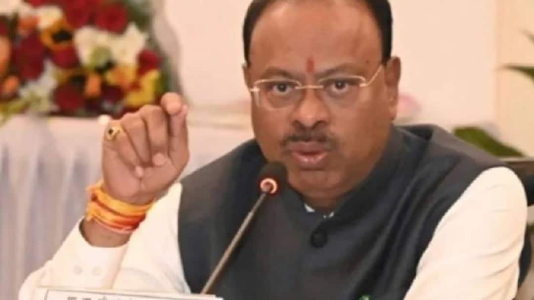 रद्द केलेली 42 हजार जन्म प्रमाणपत्र 15 ऑगस्टपर्यंत परत मागवा; महसूलमंत्री चंद्रशेखर बावनकुळेंचे तहसीलदारांना आदेश Chandrasekhar Bawankule Orders Tehsildars to Retrieve 42000 Cancelled Birth Certificates by August 15 रद्द केलेली 42 हजार जन्म प्रमाणपत्र 15 ऑगस्टपर्यंत परत मागवा; महसूलमंत्री चंद्रशेखर बावनकुळेंचे तहसीलदारांना आदेश