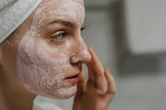 Homemade Skin Care Tips: āĻŦāĻŋāĻāĻāĻŋ āĻĒāĻžāϰā§āϞāĻžāϰ āϝāĻžāĻā§āĻžāϰ āĻĒā§āϰā§ā§āĻāύ āύā§āĻ, āĻŦāĻžā§āĻŋāϤā§āĻ āĻšāĻŦā§ āĻĻāĻžāϰā§āĻŖ āĻĢā§āϏāĻŋā§āĻžāϞ, āĻā§āĻāĻžāĻŦā§?