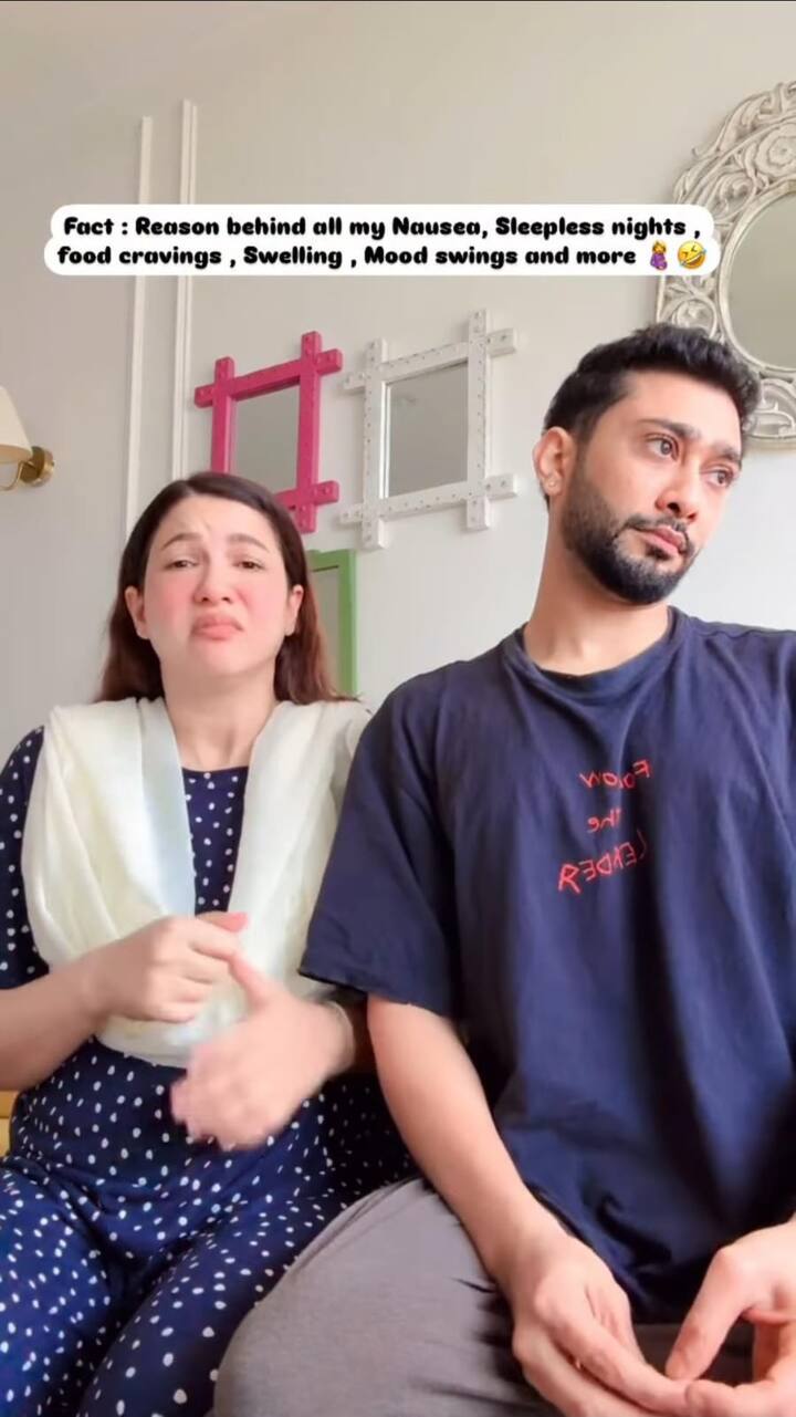दूसरी रील में उन्होंने बताया कि उनके मूड स्विंग्स, फूड क्रेविंग्स, रातों की नींद उड़ाने के पीछे उनके पति जैद दरबार का हाथ है. हालांकि उन्होंने कैप्शन में पति पर प्यार भी लुटाया है.