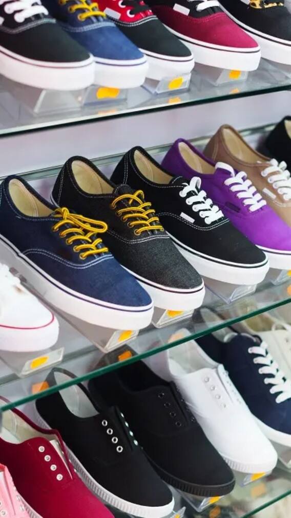 दिल्ली में कहां मिलते हैं फैशनेबल और सस्ते जूते? जानिए यहां