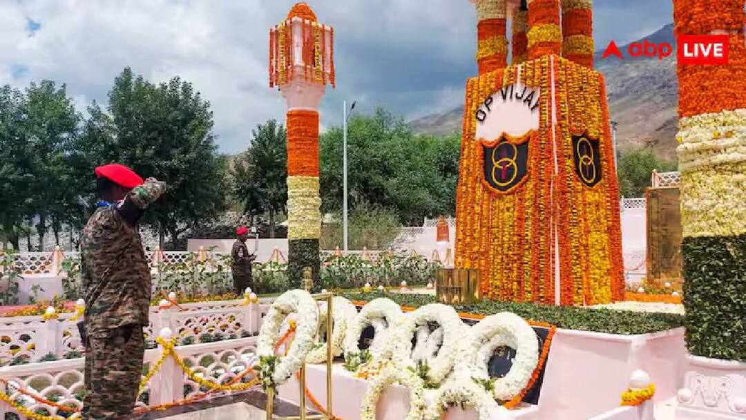 Kargil Vijay Diwas : कारगिल युद्धात कोणत्या राज्याचे सर्वाधिक जवान शहीद झालेले? ऑपरेशन विजय किती दिवस सुरु होतं? kargil vijay diwas 2025 Which state had the most number of soldiers martyred in the Kargil war in marathi Kargil Vijay Diwas : कारगिल युद्धात कोणत्या राज्याचे सर्वाधिक जवान शहीद झालेले? ऑपरेशन विजय किती दिवस सुरु होतं?