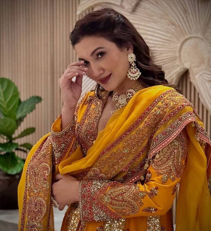 प्रेग्नेंसी के हर मोमेंट को वो खुलकर एंजॉय करती हैं और इन सभी पलों की झलकियां फैंस संग वो अपने सोशल मीडिया अकाउंट पर शेयर करती हैं. एक्ट्रेस को सोशल मीडिया पर अभी काफी ज्यादा एक्टिव देखा जा रहा है.