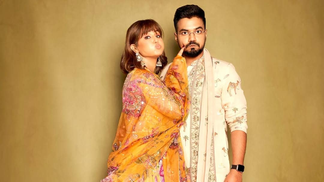 हिना खान और रॉकी जायसवाल के बीच झगड़ा? पति बोले- खून भी अब तुम्हें साफ चाहिए Hina Khan And Rocky Jaiswal Funny Argument Viral Video Know More About Couple हिना खान और रॉकी जायसवाल के बीच झगड़ा? पति बोले- खून भी अब तुम्हें साफ चाहिए