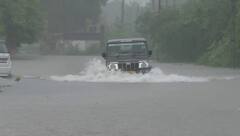 Gujarat Rain: આગામી 3 કલાકમાં અમદાવાદ સહિત 9 જિલ્લામાં ભારેથી અતિભારે વરસાદ તૂટી પડશે, હવામાન વિભાગે ‘રેડ એલર્ટ’ આપ્યું