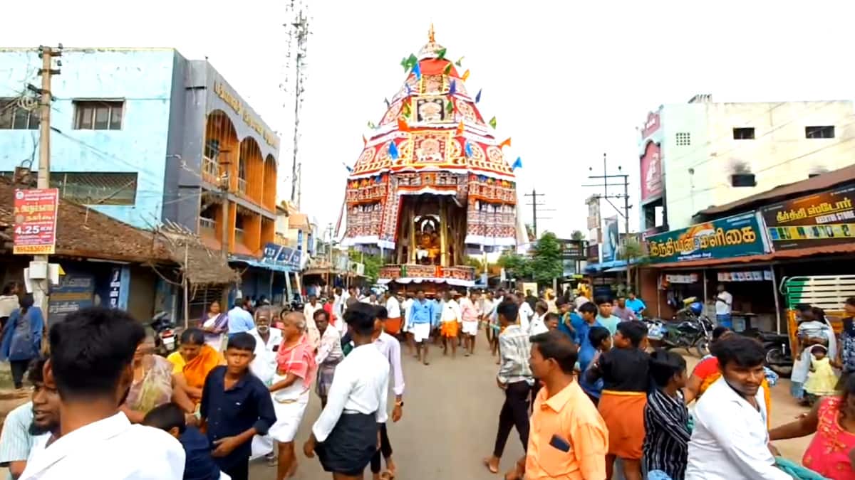 சட்டைநாதர் கோயில் ஆடிப்பூரம்: தேரோட்டத்தில் குவிந்த பக்தர்கள்! அருள் மழையில் நனைந்தனர்!