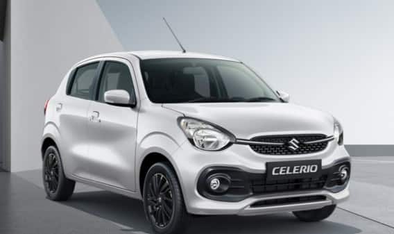 ਭਾਰਤ ਵਿੱਚ ਅਜੇ ਵੀ ਬਹੁਤ ਸਾਰੀਆਂ ਅਜਿਹੀਆਂ ਕਾਰਾਂ ਉਪਲਬਧ ਹਨ ਜੋ ਘੱਟ ਕੀਮਤ 'ਤੇ ਵਧੀਆ ਮਾਈਲੇਜ, ਜ਼ਰੂਰੀ ਫੀਚਰਸ ਅਤੇ ਭਰੋਸੇਯੋਗ ਪ੍ਰਦਰਸ਼ਨ ਦਿੰਦੀਆਂ ਹਨ। ਦਰਅਸਲ, ਇਨ੍ਹਾਂ ਕਾਰਾਂ ਨੂੰ ਖਾਸ ਤੌਰ 'ਤੇ ਮੱਧ ਵਰਗ ਦੇ ਪਰਿਵਾਰਾਂ ਦੀਆਂ ਜ਼ਰੂਰਤਾਂ ਨੂੰ ਧਿਆਨ ਵਿੱਚ ਰੱਖਦੇ ਹੋਏ ਤਿਆਰ ਕੀਤਾ ਗਿਆ ਹੈ। ਆਓ ਜਾਣਦੇ ਹਾਂ ਪੰਜ ਸਭ ਤੋਂ ਕਿਫਾਇਤੀ ਕਾਰਾਂ ਬਾਰੇ ਜੋ ਨਾ ਸਿਰਫ਼ ਬਜਟ ਵਿੱਚ ਆਉਂਦੀਆਂ ਹਨ ਬਲਕਿ ਬਹੁਤ ਸਾਰੇ ਗਾਹਕਾਂ ਦੀ ਪਹਿਲੀ ਪਸੰਦ ਵੀ ਬਣ ਗਈਆਂ ਹਨ।