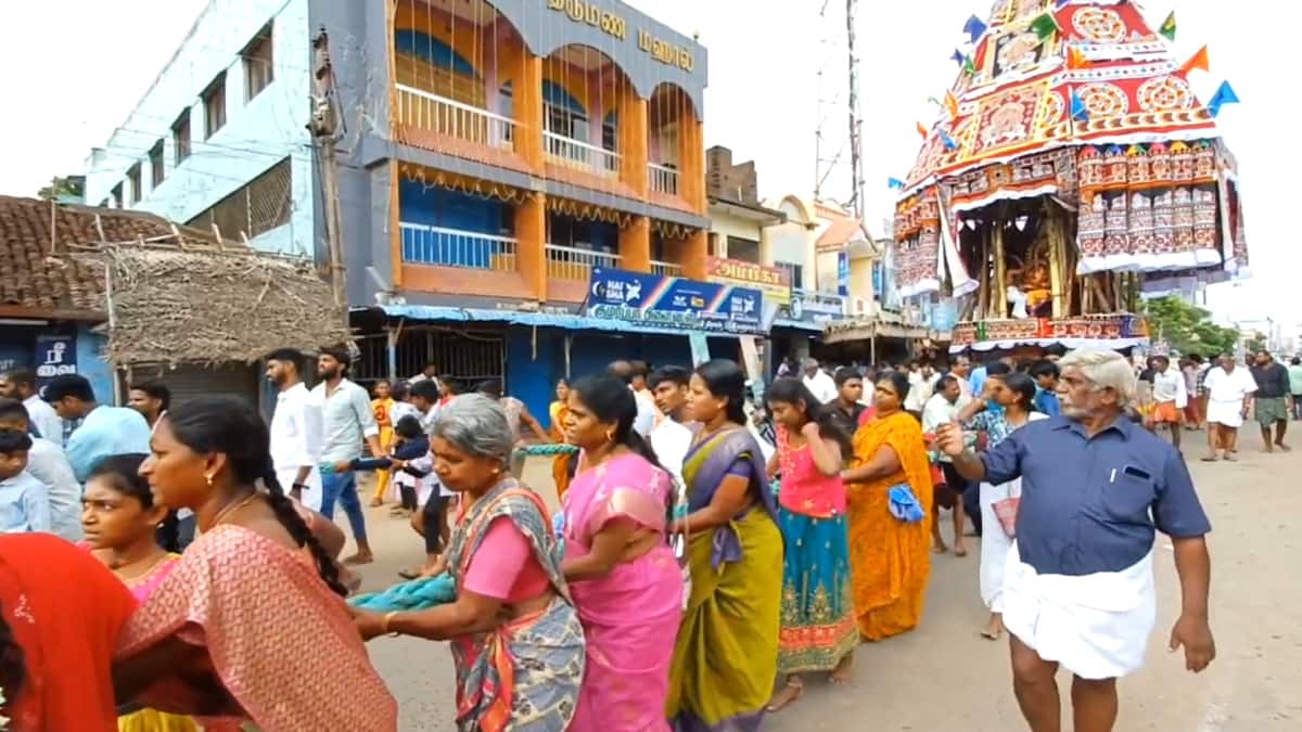 சட்டைநாதர் கோயில் ஆடிப்பூரம்: தேரோட்டத்தில் குவிந்த பக்தர்கள்! அருள் மழையில் நனைந்தனர்!