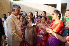 Chandrababu Singapore Tour: సింగపూర్‌లో సీఎం చంద్రబాబు, నారా లోకేష్‌కు ఘన స్వాగతం పలికిన తెలుగు ప్రజలు