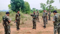 झारखंड के चाईबासा में माओवादियों के ठिकाने से 35 लाख बरामद, किस लिए छुपा रखे थे रुपये?
