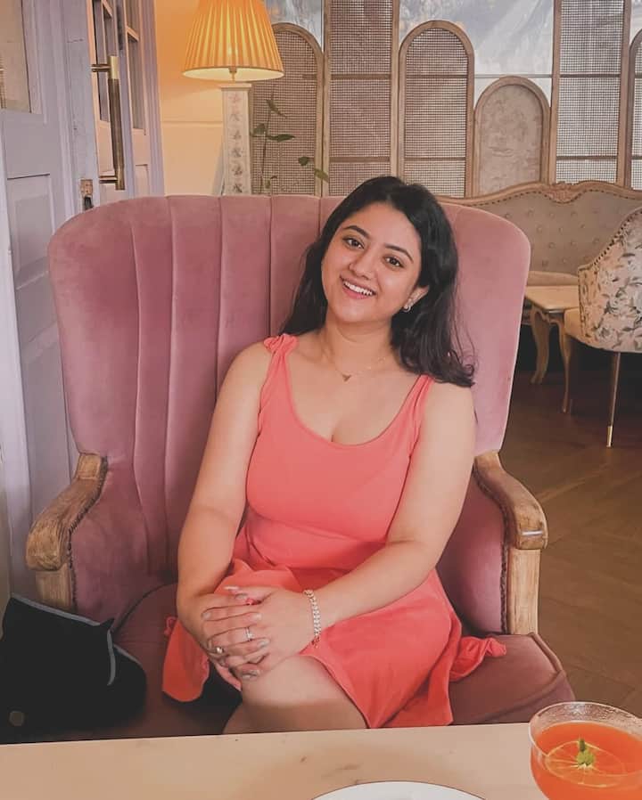 कसौटी जिंदगी की में अनुराग और प्रेरणा की बेटी स्नेहा बजाज के बचपन का रोल श्रिया शर्मा ने निभाया था. बाद में शो में स्नेहा को मिस्टर बजाज ने गोद ले लिया था.इन्हें 2004 से 2005 तक शो में देखा गया था.
