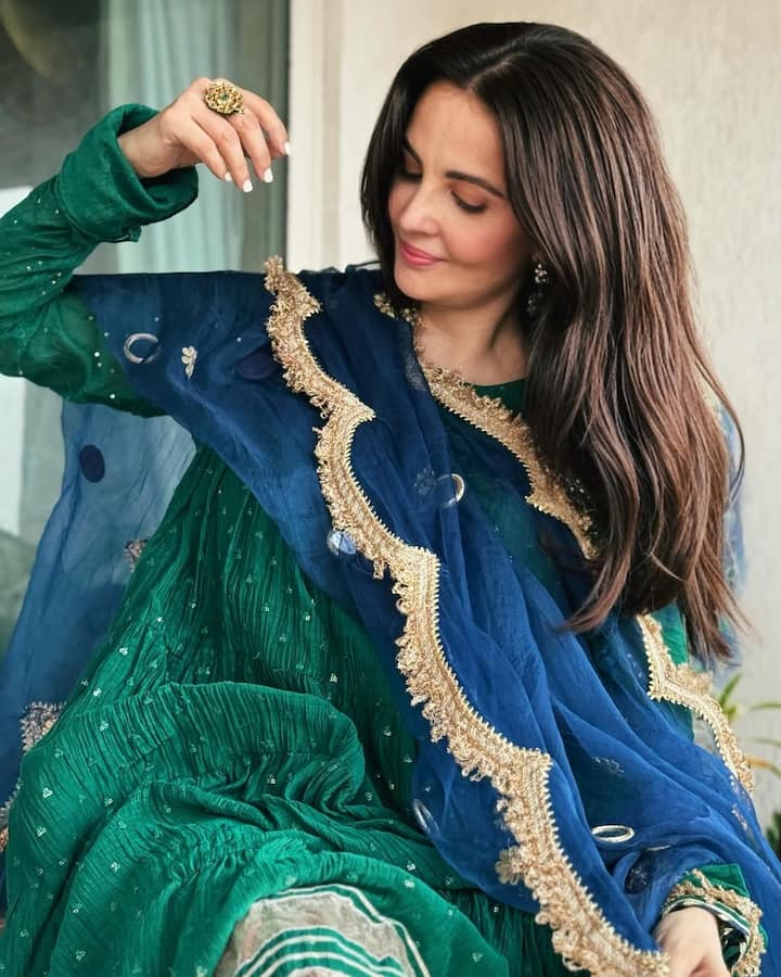 ये हसीना कोई और नहीं बल्कि रुखसार रहमान हैं. इन्होंने कई टीवी शोज और फिल्मों में भी काम किया है. इस हसीना को पर्सनल लाइफ में काफी मुश्किलें झेलनी पड़ी.