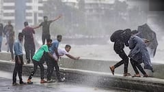 Gujarat Rain: આગામી ચાર દિવસ ભારે વરસાદ, ગુજરાતમાં એકસાથે ચાર સિસ્ટમ સક્રિય થઇ, વાંચો હવામાન એલર્ટ