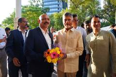 Chandrababu Singapore Tour: సింగపూర్‌లో సీఎం చంద్రబాబు, నారా లోకేష్‌కు ఘన స్వాగతం పలికిన తెలుగు ప్రజలు
