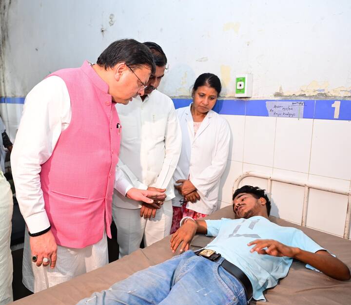 सीएम धामी ने कहा कि मृतकों के परिजनों को दो-दो लाख रुपये तथा घायलों के लिए 50-50 हजार रुपये की आर्थिक सहायता दी जाएगी. धामी ने बताया कि प्रदेश के आपदा प्रबंधन सचिव विनोद कुमार सुमन को निर्देश दिए गए हैं कि भविष्य में इस तरह की घटनाओं की पुनरावृत्ति रोकने के लिए भीड़ प्रबंधन, सुरक्षा व्यवस्था, एवं यात्रा मार्गों की व्यवस्था की गहन समीक्षा की जाए.