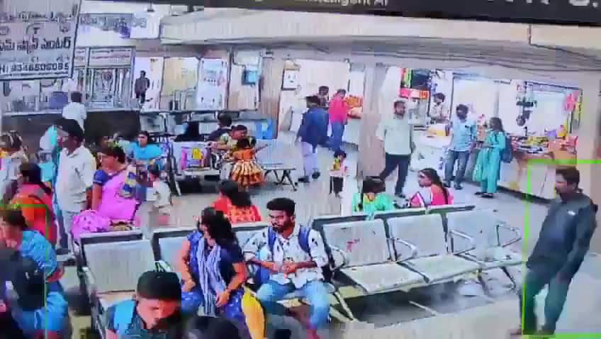 Crime News: ఇన్స్టాగ్రామ్ లవర్ కోసం కొడుకును వదిలి వెళ్లిపోయిన మహిళ, నల్గొండలో అమానవీయ ఘటన