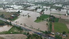 બનાસકાંઠાના ડીસાની ભીલડી શાળામાં ભરાયા વરસાદી પાણી, વિદ્યાર્થી-શિક્ષકો મુશ્કેલીમાં મુકાયા