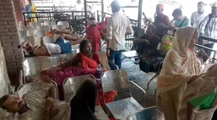 हरिद्वारच्या मानसा देवी मंदिरात रविवारी चेंगराचेंगरी झाली, ज्यात 8 जणांचा मृत्यू तर 25 जण जखमी झाले. शॉर्ट सर्किटची अफवा पसरल्याने गर्दीचा गोंधळ उडाला त्यामुळे ही दुर्घटना घडली.