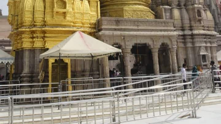 जहांगीर ने व्यक्तिगत रूप से मंदिरों को नुकसान पहुंचाने से परहेज किया था और कई मंदिरों को संरक्षित भी किया था. जैसे कि वृंदावन में गोविंद देव मंदिर को संरक्षित किया और मथुरा में कुछ मंदिरों को संरक्षण दिया.