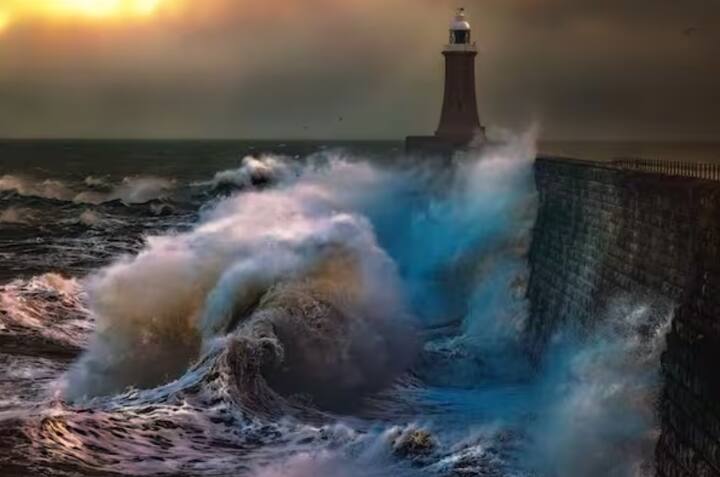 ਜਦੋਂ ਇਨ੍ਹਾਂ ਦੇਸ਼ਾਂ ਵਿੱਚ ਉੱਚ ਤੀਬਰਤਾ ਦੇ ਭੂਚਾਲ ਆਉਂਦੇ ਹਨ, ਤਾਂ ਸਮੁੰਦਰ ਦੇ ਤਲ ਦੇ ਨੇੜੇ ਹੋਣ ਕਾਰਨ, ਭੂਚਾਲ ਦੇ ਝਟਕੇ ਸਮੁੰਦਰ ਦੇ ਤਲ ਨੂੰ ਵੀ ਪ੍ਰਭਾਵਿਤ ਕਰਦੇ ਹਨ। ਇਸ ਨਾਲ ਸਮੁੰਦਰ ਦੇ ਤਲ 'ਤੇ ਗੜਬੜ ਪੈਦਾ ਹੁੰਦੀ ਹੈ।