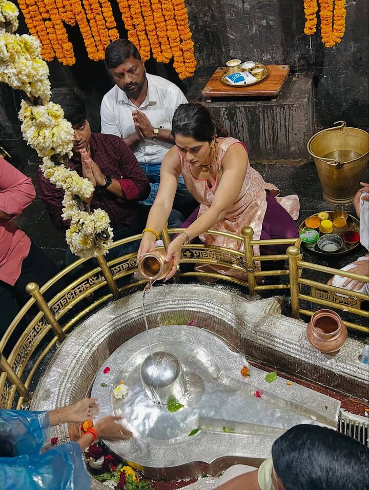 तिने सोशल मीडियावरही या धार्मिक कार्याचे काही फोटो शेअर केले आहेत.