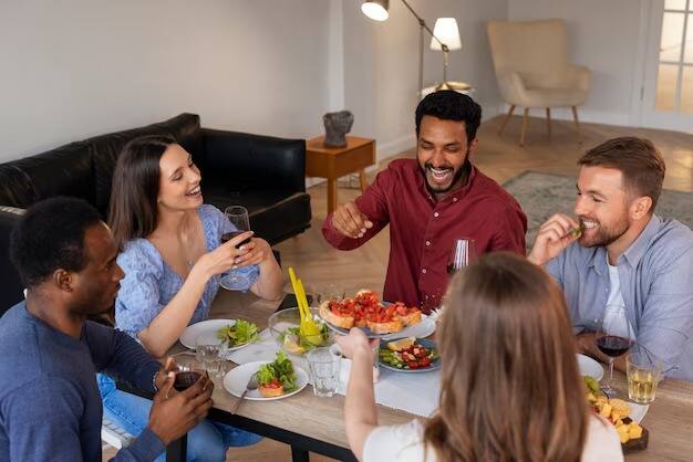 Best Time to Eat Dinner, 2–3 Hours Before Sleep for Better Health ડિનર અને ઊંઘ વચ્ચે કેટલો સમય હોવો જોઈએ? 2, 3, કે 4 કલાક... નિષ્ણાતો પાસેથી જાણો યોગ્ય પદ્ધતિ અને સ્વાસ્થ્ય મંત્ર