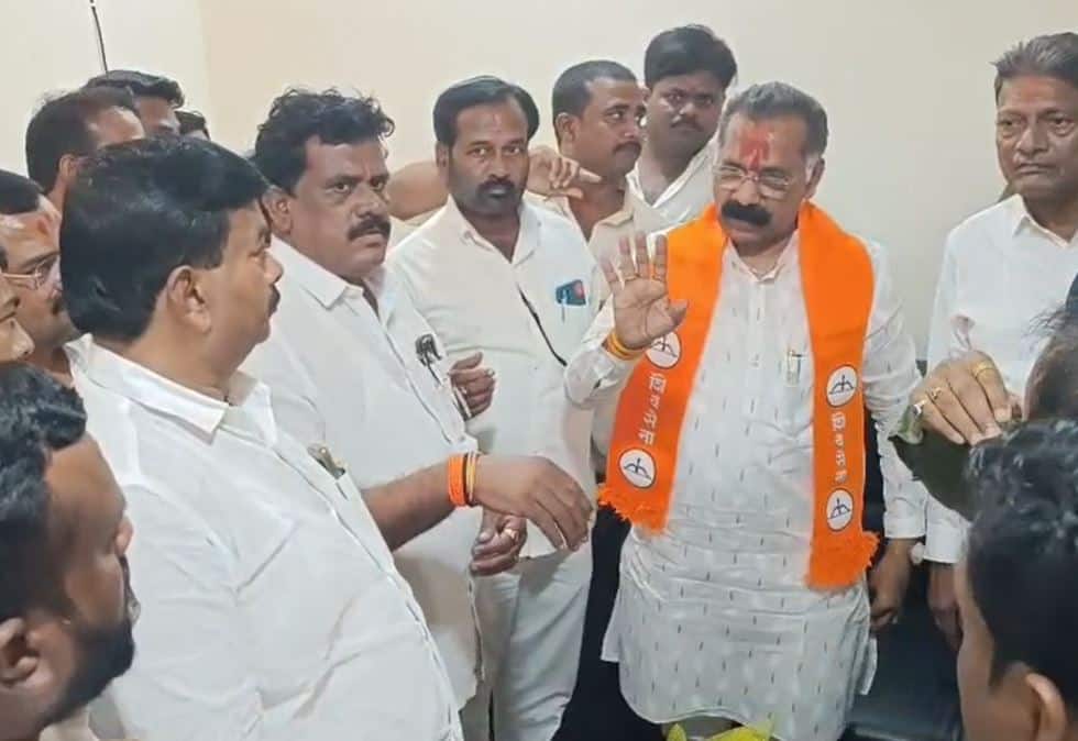 तानाजी सावंतांना डावलले! शिवसेनेच्या कार्यक्रमातून फोटो गायब, समन्वय बैठकीत गटबाजी उफाळली