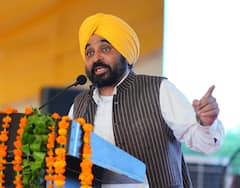 ਆਜ਼ਾਦੀ ਰੇਵੜੀਆਂ ਵੇਚ ਕੇ ਨਹੀਂ ਮਿਲੀ, ਪੁੱਤ ਨੂੰ ਫਾਂਸੀ ਚੜ੍ਹਾ ਕੇ ਲਈ, ਇਹ ਆਜ਼ਾਦੀ ਸਰਟੀਫਿਕੇਟ ਦੇਣ ਲੱਗ ਪਏ, ਇਨ੍ਹਾਂ ਦਾ ਮਰਿਆ ਕੋਈ – CM ਮਾਨ