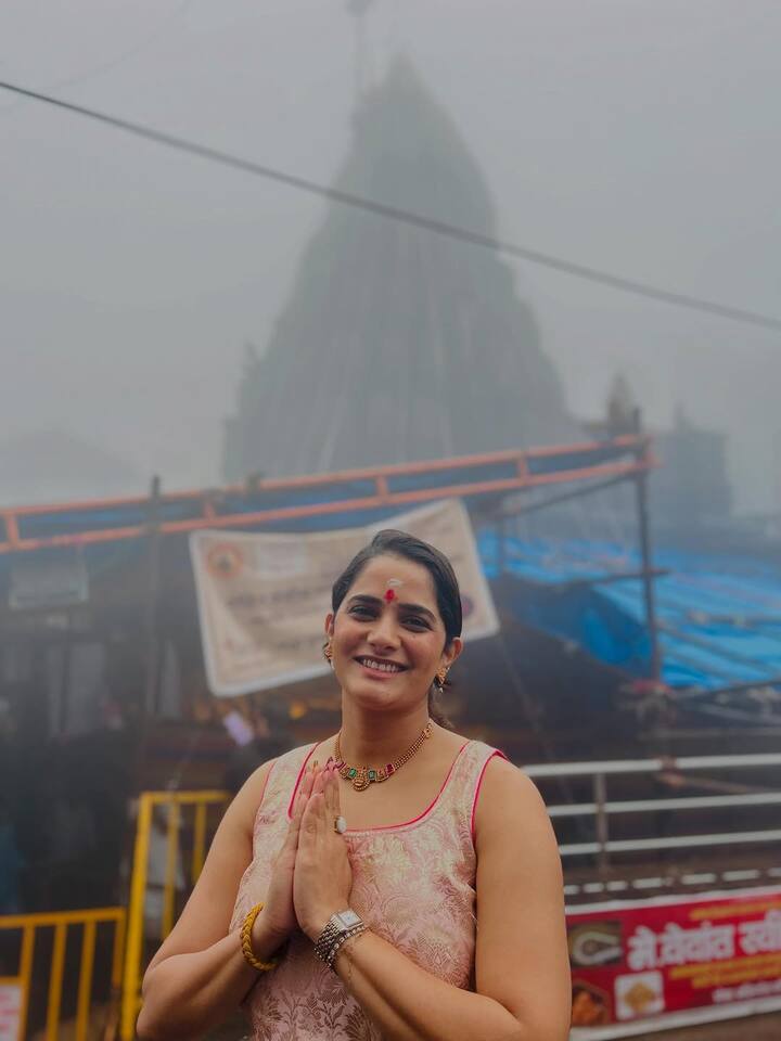 भाग्यश्री मोटे मालिकांमधून प्रेक्षकांच्या मनात आपली वेगळी ओळख निर्माण केली आहे.