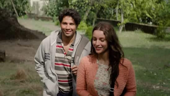 Siddhant Chaturvedi y Triptii Dimri -Dhadak 2: Dos de las estrellas jóvenes más prometedoras de Bollywood Siddhant Chaturvedi y Triptii Dimri se unen por primera vez en Dhadak 2, dirigida por Shazia Iqbal. Este drama romántico se atribuye a su par de narrativas principales y emocionales, lo que despierta grandes expectativas. Fecha de lanzamiento: 1 de agosto de 2025.