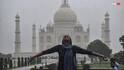 Taj Mahal in the Rain : వర్షం పడేప్పుడు తాజ్​మహల్ వెళ్తే బెస్ట్ ఎక్స్​పీరియన్స్ మీ సొంతం.. ఇలా ఫోటోలు కూడా దిగొచ్చు