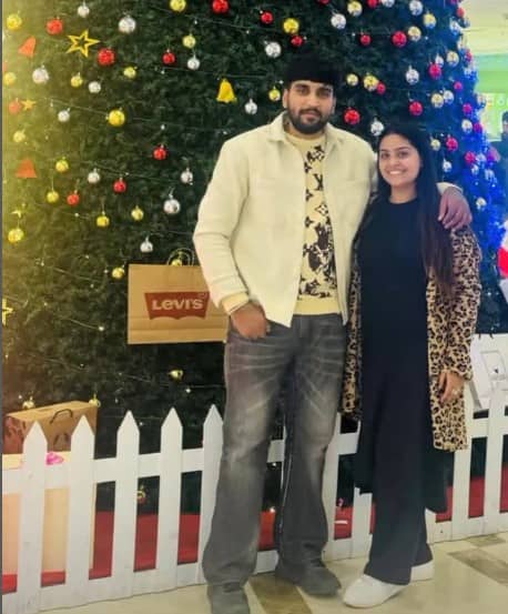 ਦੱਸ ਦੇਈਏ ਕਿ ਗਾਇਕਾ ਸਾਬਕਾ ਪਤੀ ਕੁਨਾਲ ਪਾਸੀ ਤੋਂ ਵੱਖ ਹੋਣ ਤੋਂ ਬਾਅਦ ਉਸਮਾਨ ਨਾਲ ਵਿਆਹੁਤਾ ਰਿਸ਼ਤਾ ਨਿਭਾ ਰਹੀ ਹੈ। ਇਸ ਵਿਚਾਲੇ ਇੱਕ ਹੋਰ ਵੱਡੀ ਖਬਰ ਸਾਹਮਣੇ ਆ ਰਹੀ ਹੈ। ਤੁਹਾਨੂੰ ਇਹ ਜਾਣ ਕੇ ਹੈਰਾਨੀ ਹੋਏਗੀ ਕਿ ਜੋਤੀ ਨੂਰਾਂ ਤੋਂ ਬਾਅਦ ਹੁਣ ਉਨ੍ਹਾਂ ਦੀ ਛੋਟੀ ਭੈਣ ਰਿਤੂ ਨੂਰਾਂ ਦਾ ਵਿਆਹੁਤਾ ਰਿਸ਼ਤਾ ਵੀ ਟੁੱਟ ਗਿਆ ਹੈ। ਰਿਤੂ ਅਤੇ ਉਨ੍ਹਾਂ ਦੇ ਪਤੀ ਵੱਲੋਂ ਇੱਕ-ਦੂਜੇ ਉੱਪਰ ਗੰਭੀਰ ਦੋਸ਼ ਲਗਾਏ ਜਾ ਰਹੇ ਹਨ। ਜਿਨ੍ਹਾਂ ਨੇ ਇੰਡਸਟਰੀ ਵਿੱਚ ਹਲਚਲ ਮਚਾ ਦਿੱਤੀ ਹੈ।