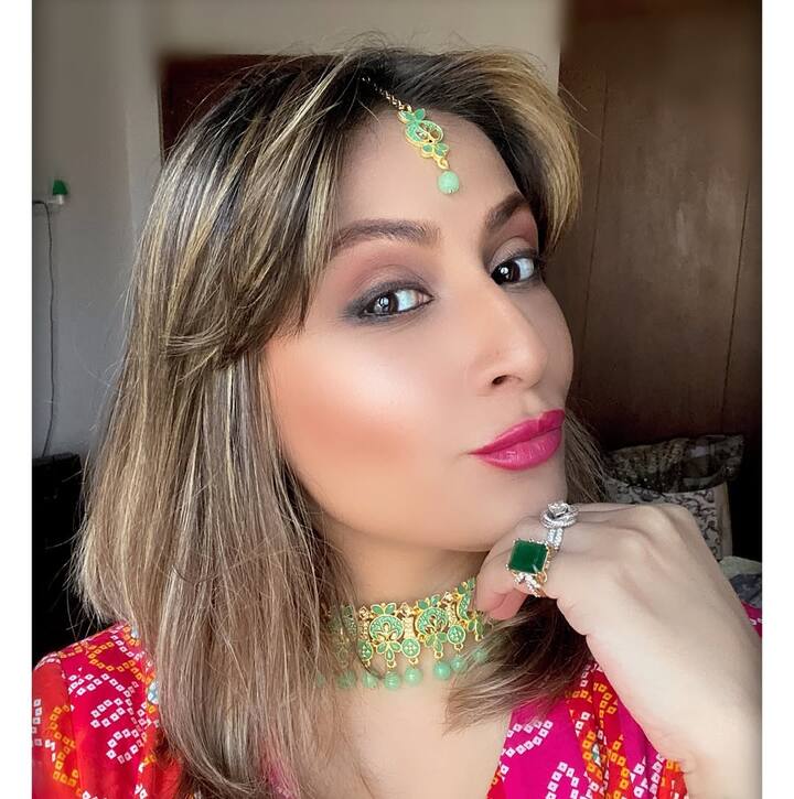 उर्वशी के दो बेटे हैं, जिनकी परवरिश उन्होंने सिंगल मदर के तौर पर की है. इस वजह से उन्हें शुरुआती दौर में काफी दिक्कतों का सामना करना पड़ा.